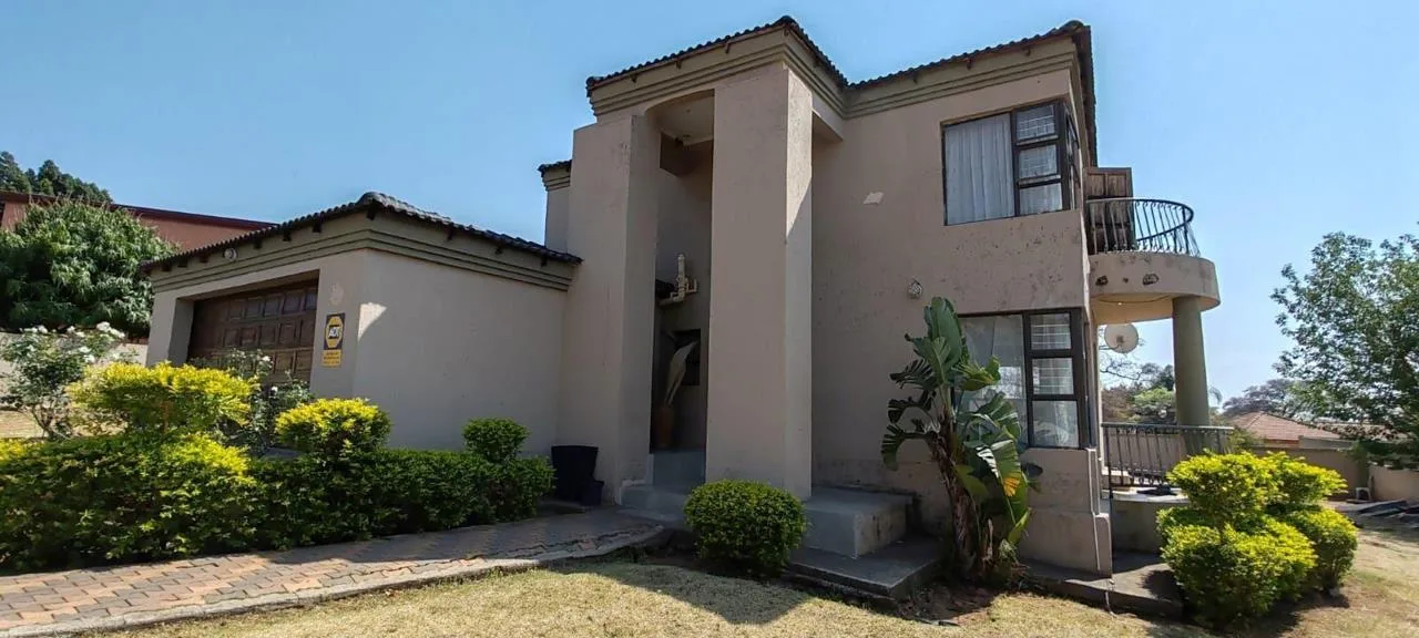 4 Bedroom House for sale in Geelhoutpark