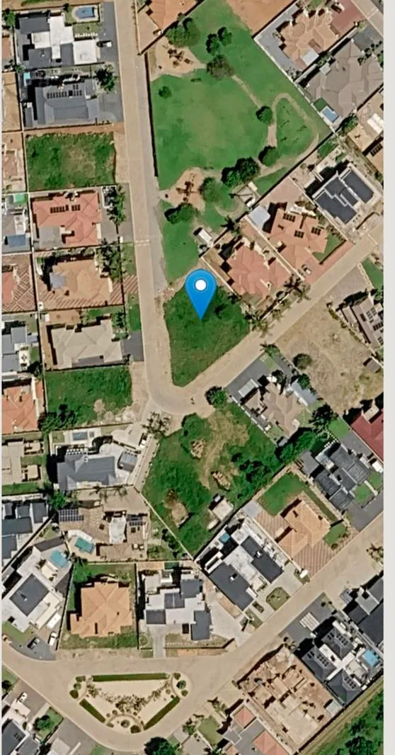 985 m² Land available in Bendor