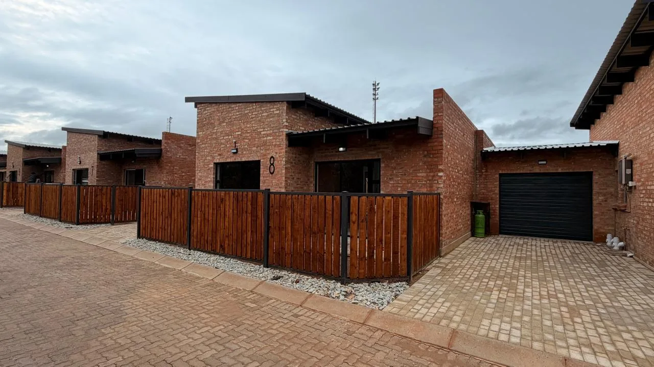 2 Bedroom Townhouse to rent in Van Der Hoff Park