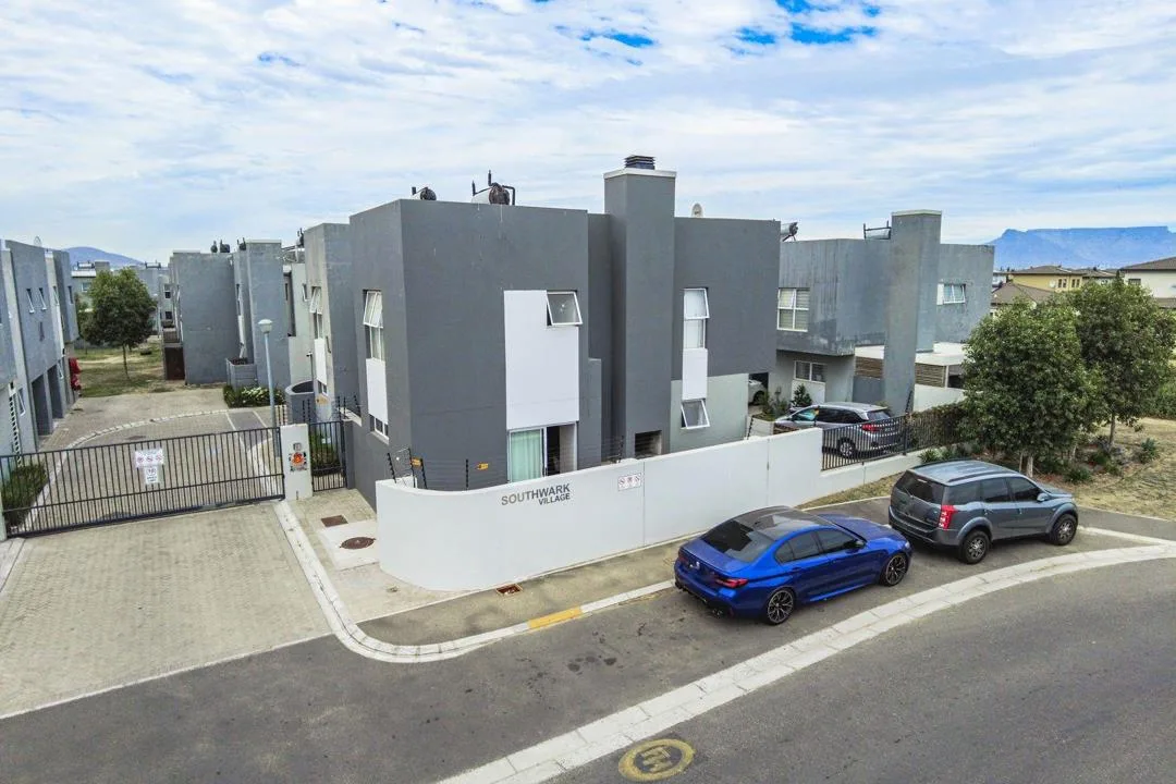 3 Bedroom Townhouse for sale in Parklands