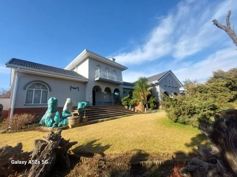 4 Bedroom House for sale in Panorama