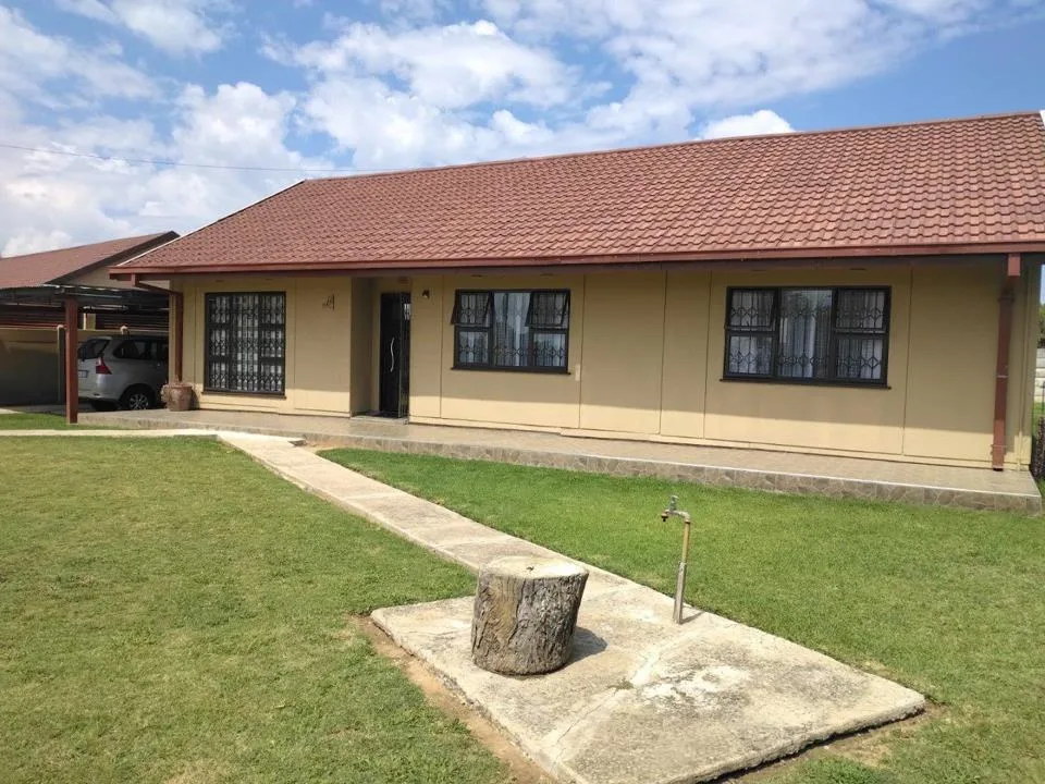 3 Bedroom House for sale in Ross Kent East
