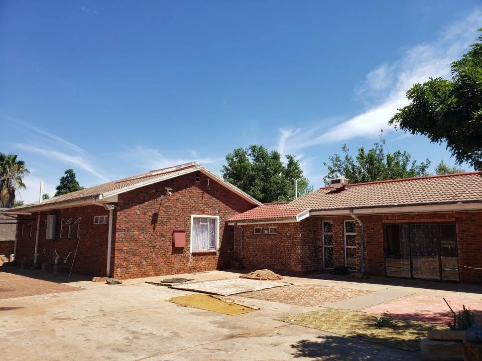 5 Bedroom House for sale in Warrenton