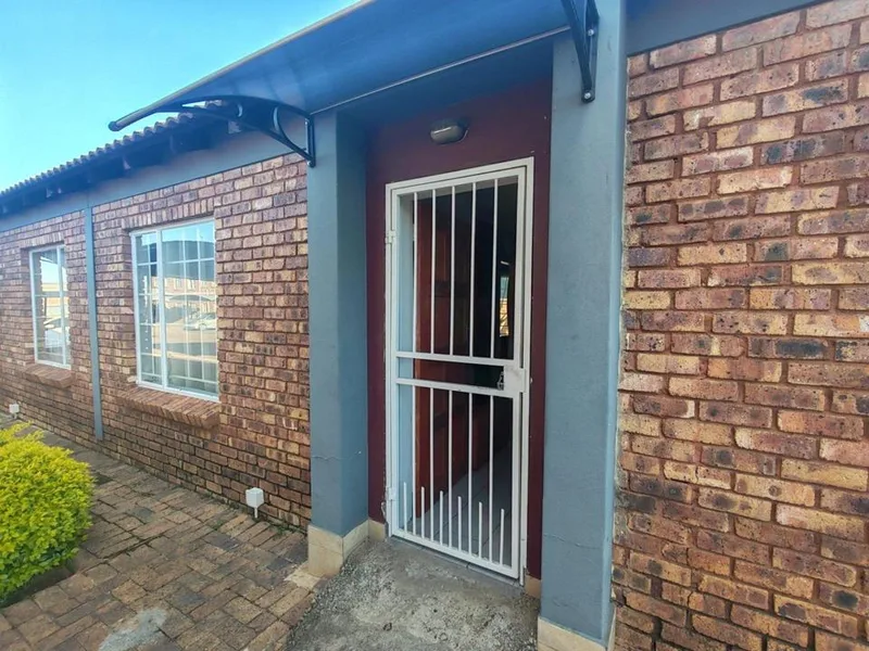 2 Bedroom Townhouse for sale in Pretoria West