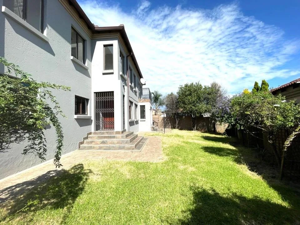 4 Bedroom House for sale in Hoeveld Park