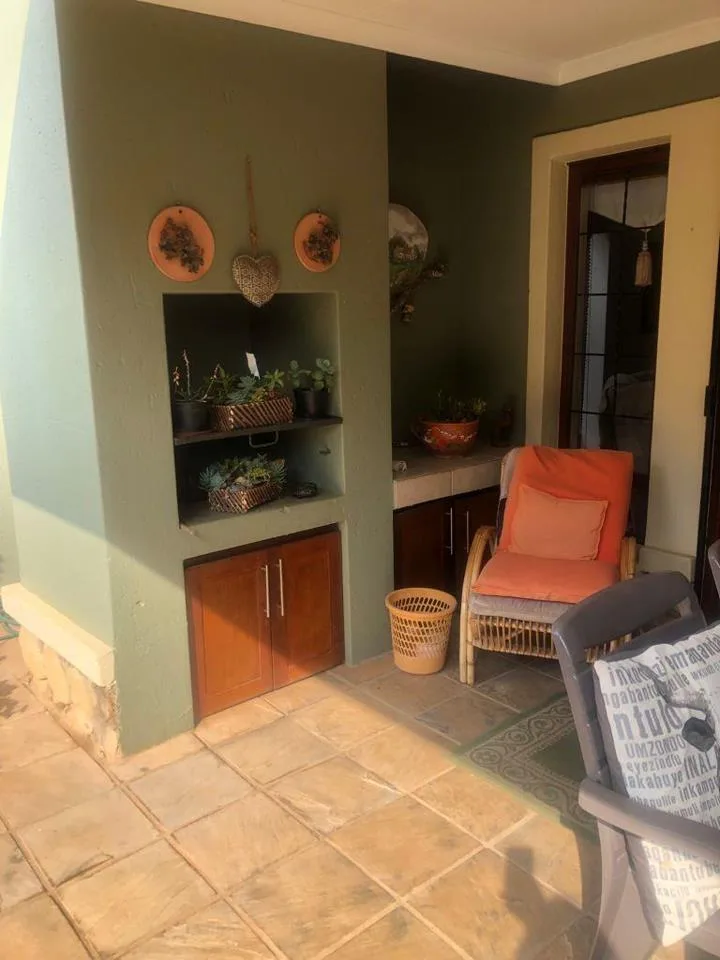 3 Bedroom House for sale in Olympus AH