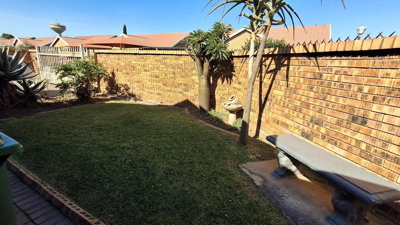 2 Bedroom House for sale in Del Judor Ext 10