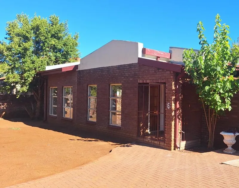 3 Bedroom House for sale in Kuruman