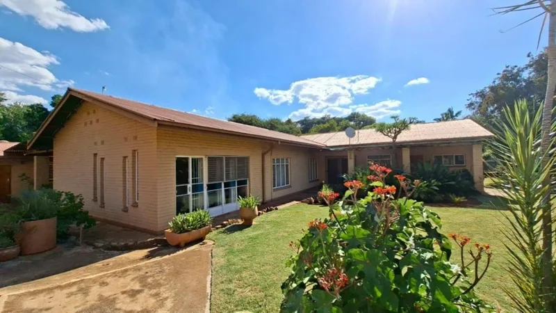 4 Bedroom House for sale in Kameeldoringpark
