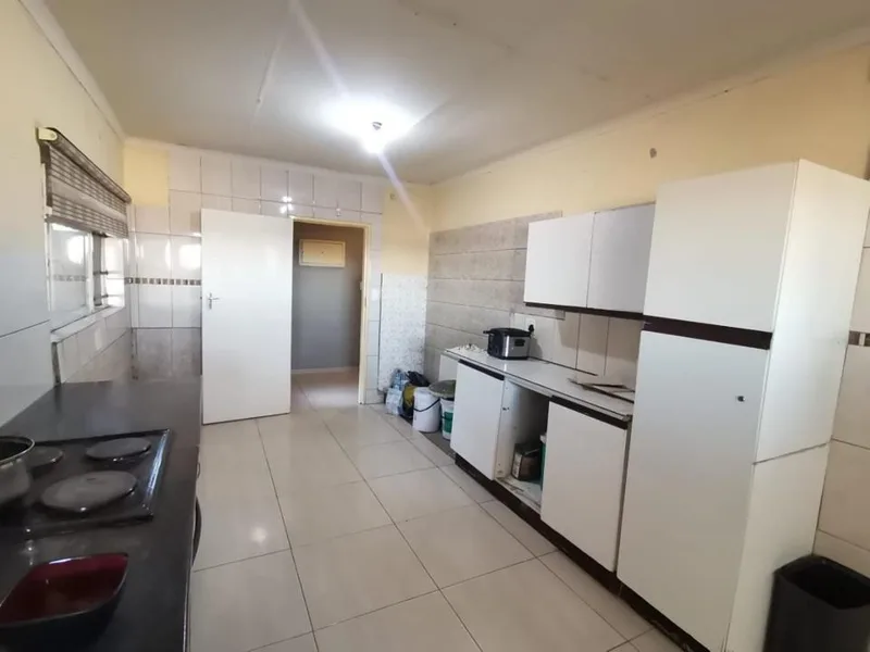 4 Bedroom House for sale in Vaalpark