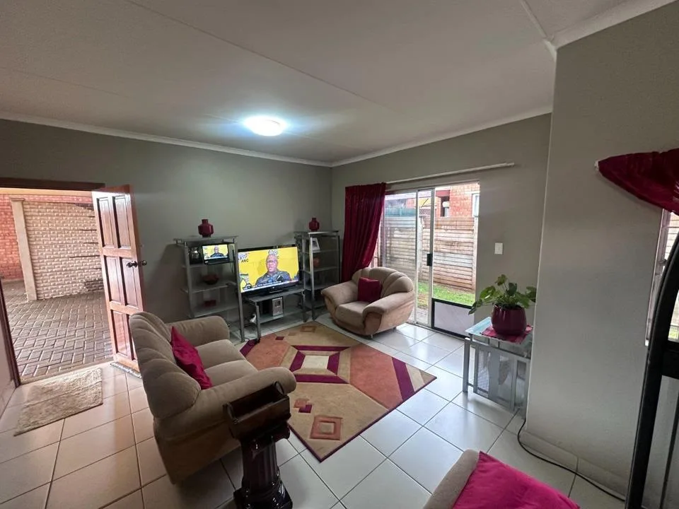 2 Bedroom Townhouse for sale in Noordhoek
