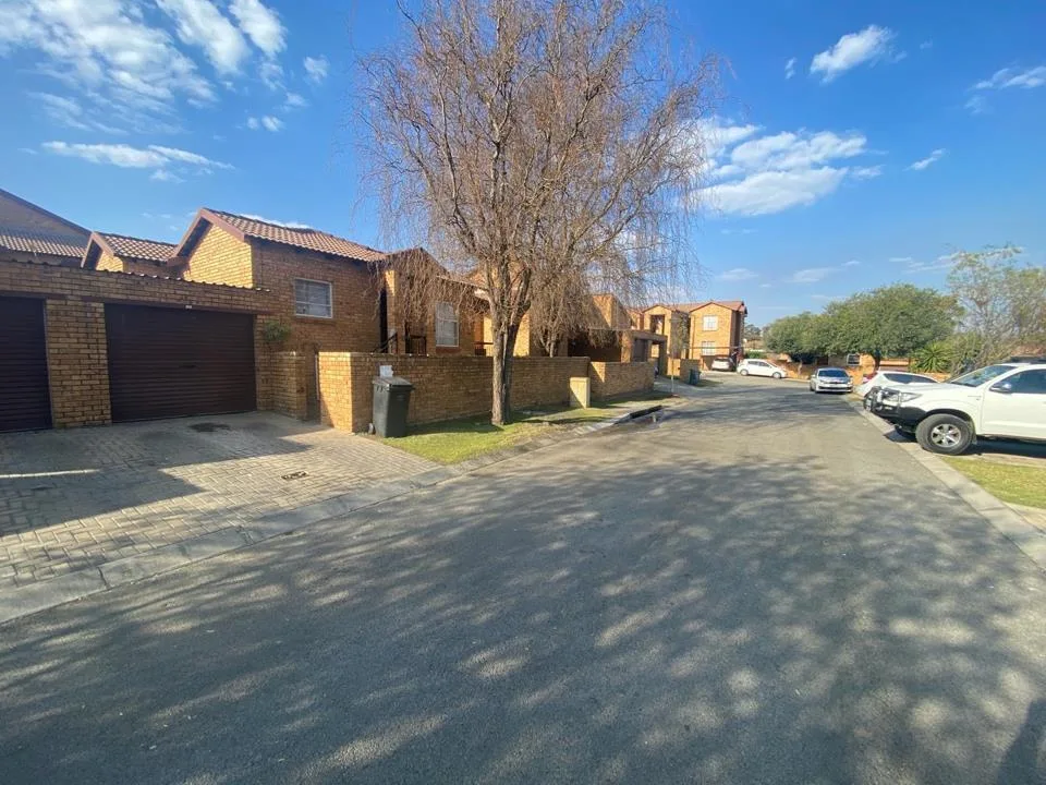 3 Bedroom Townhouse for sale in Honeypark
