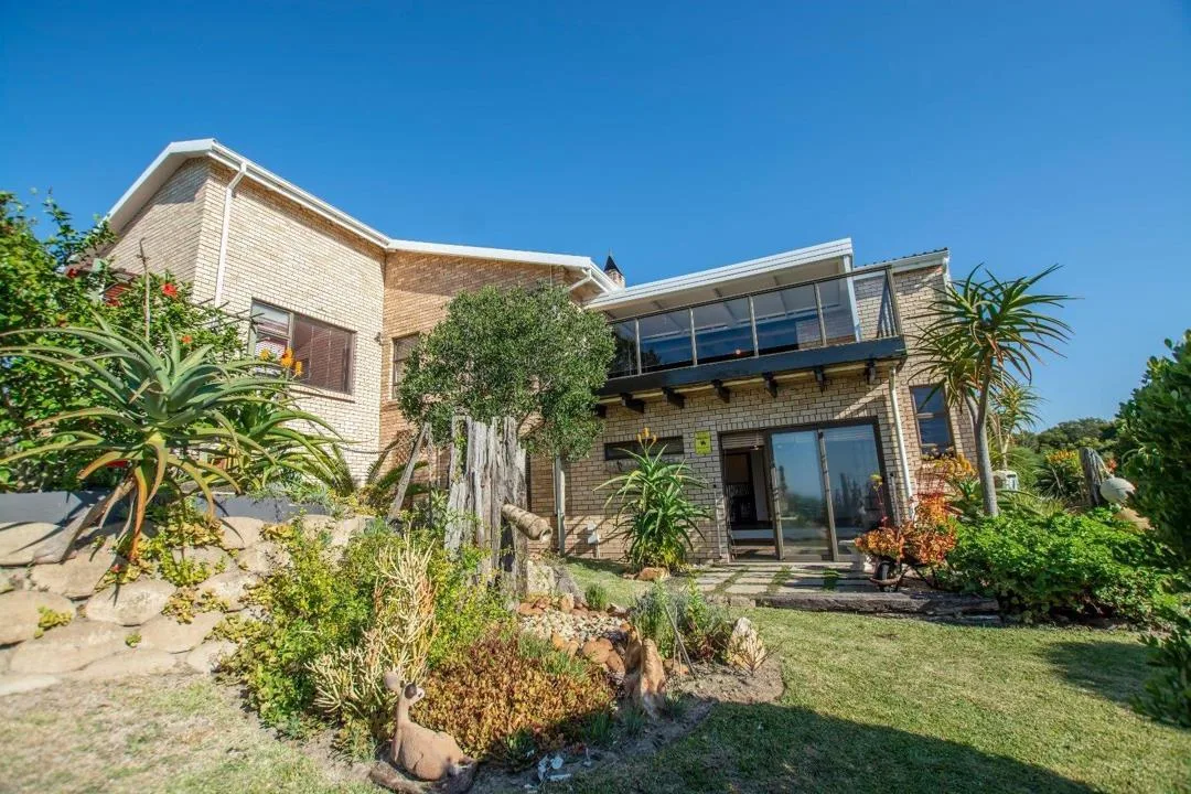 5 Bedroom House for sale in Paradise Beach