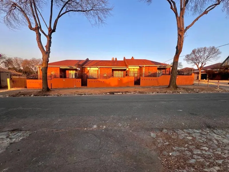2 Bedroom Townhouse to rent in Turffontein