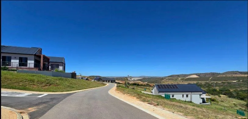 1 540 m² Land available in Outeniquasbosch