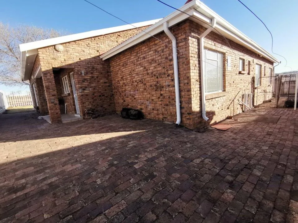3 Bedroom House for sale in Richview
