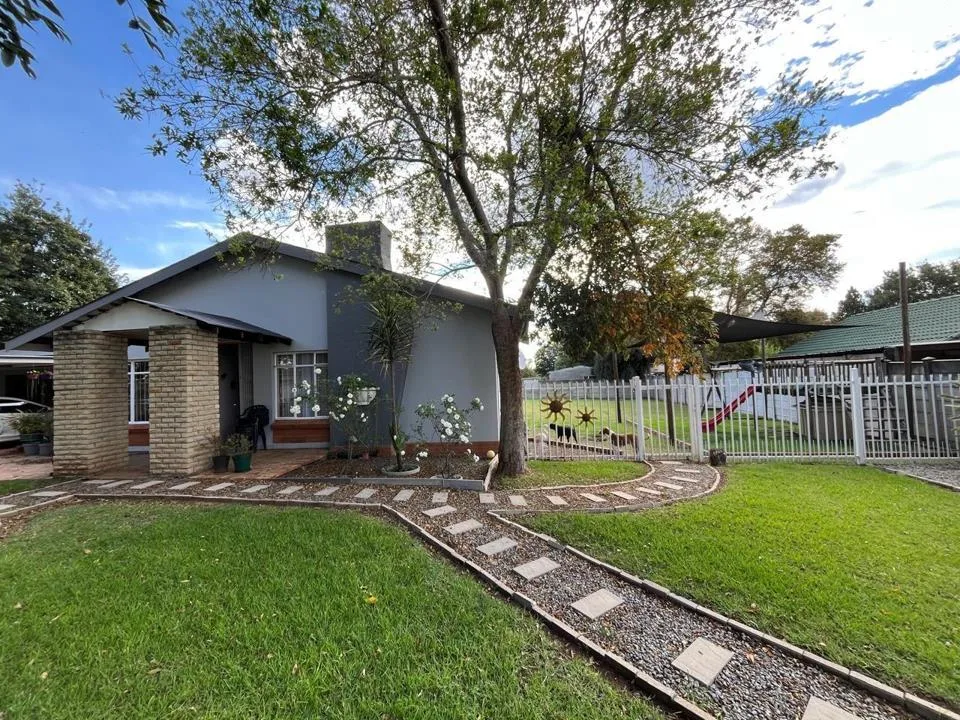 3 Bedroom House for sale in Panorama