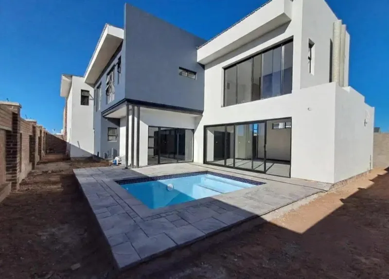 4 Bedroom House in Bendor