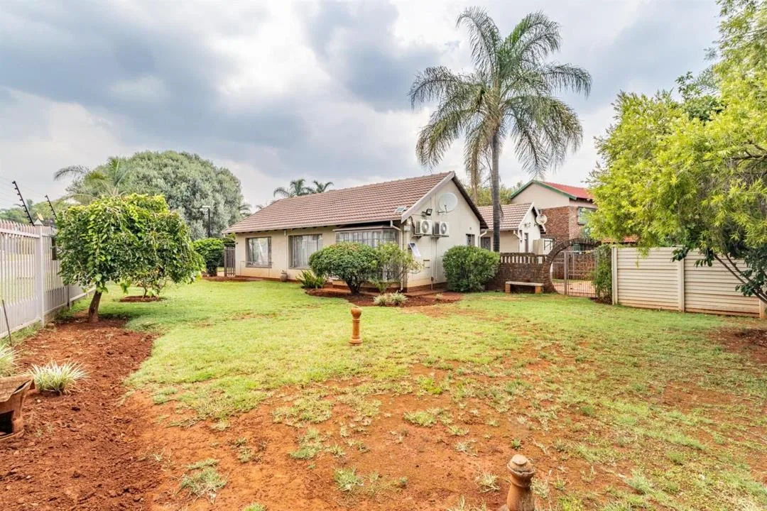 4 Bedroom House for sale in Eldoraigne