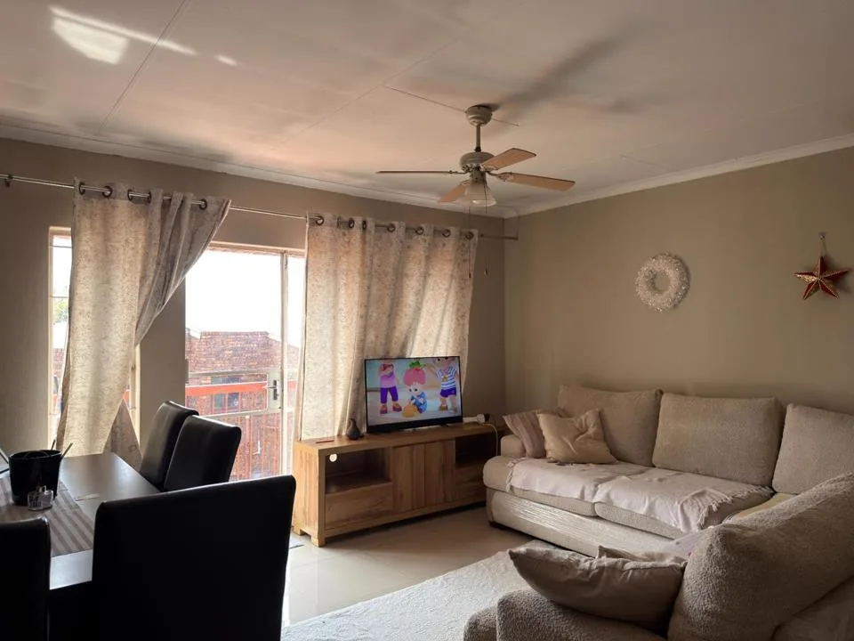 2 Bedroom Apartment / flat for sale in Die Hoewes