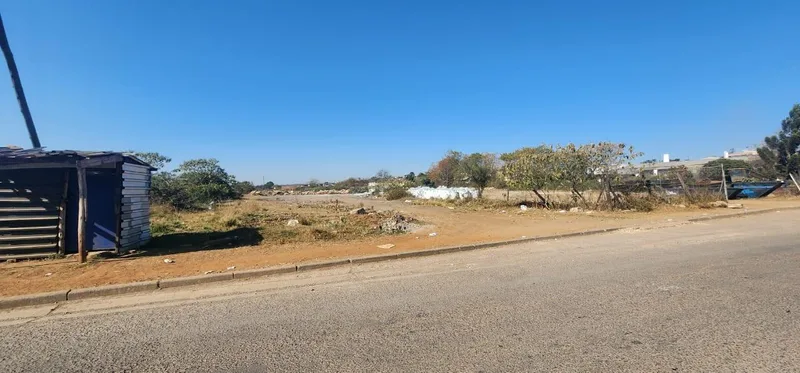 1.2 ha Land available in Mkondeni