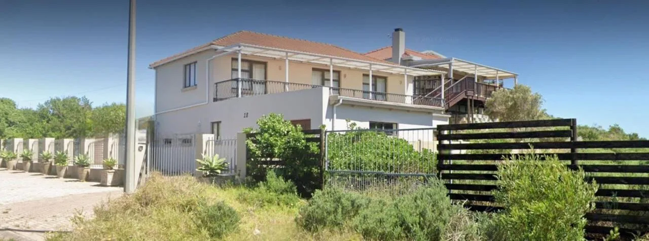 4 Bedroom House to rent in Paradise Beach