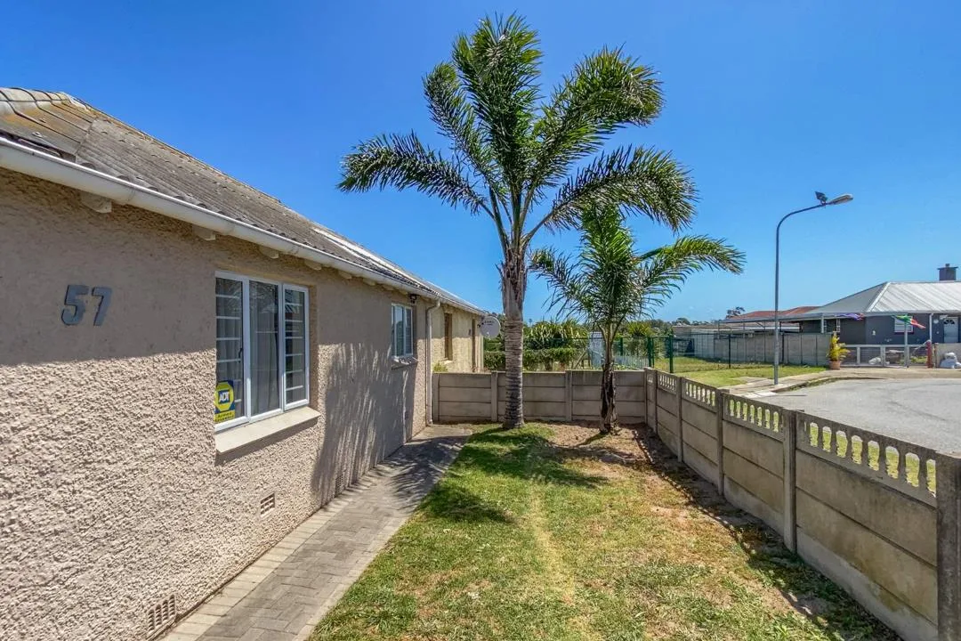 2 Bedroom House for sale in South End