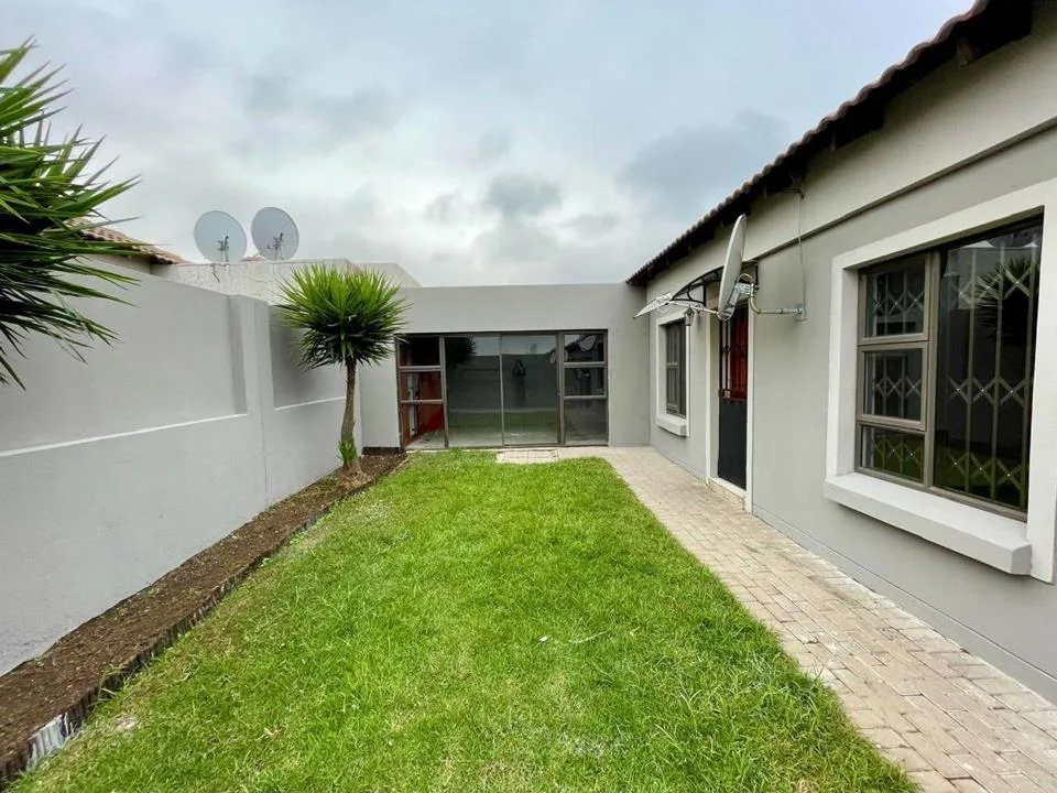 2 Bedroom House for sale in Trichardt