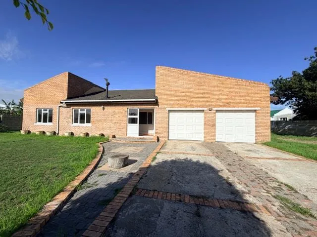 3 Bedroom House for sale in Fisherhaven