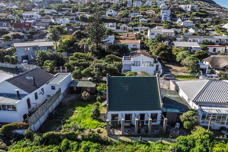3 Bedroom House in Glencairn Heights