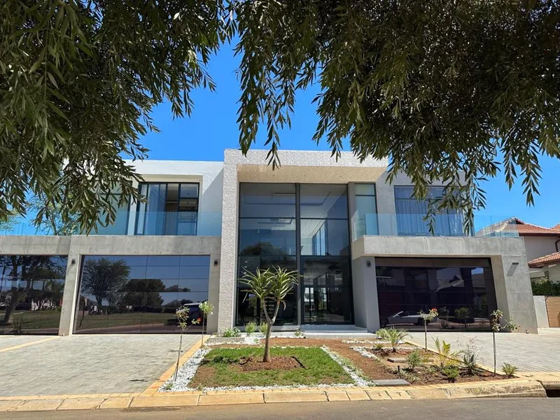 6 Bedroom House for sale in The Islands Estates