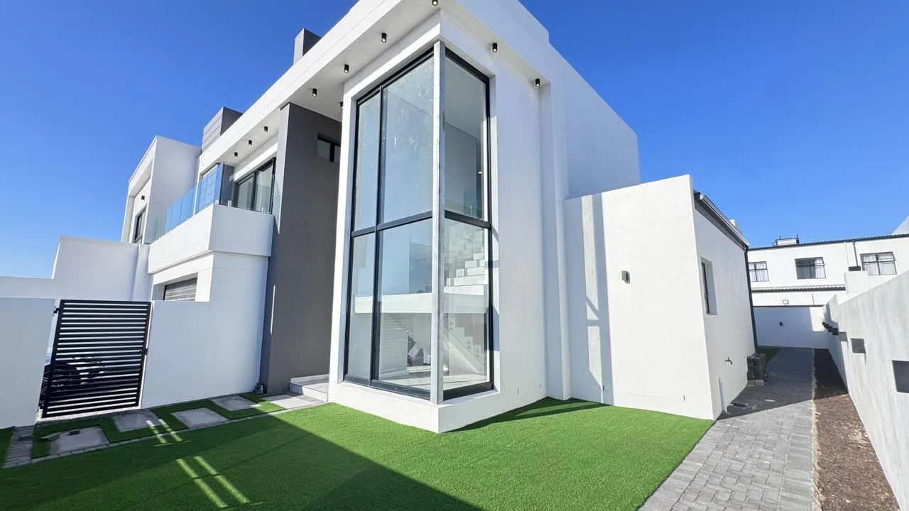 4 Bedroom House for sale in Sandown