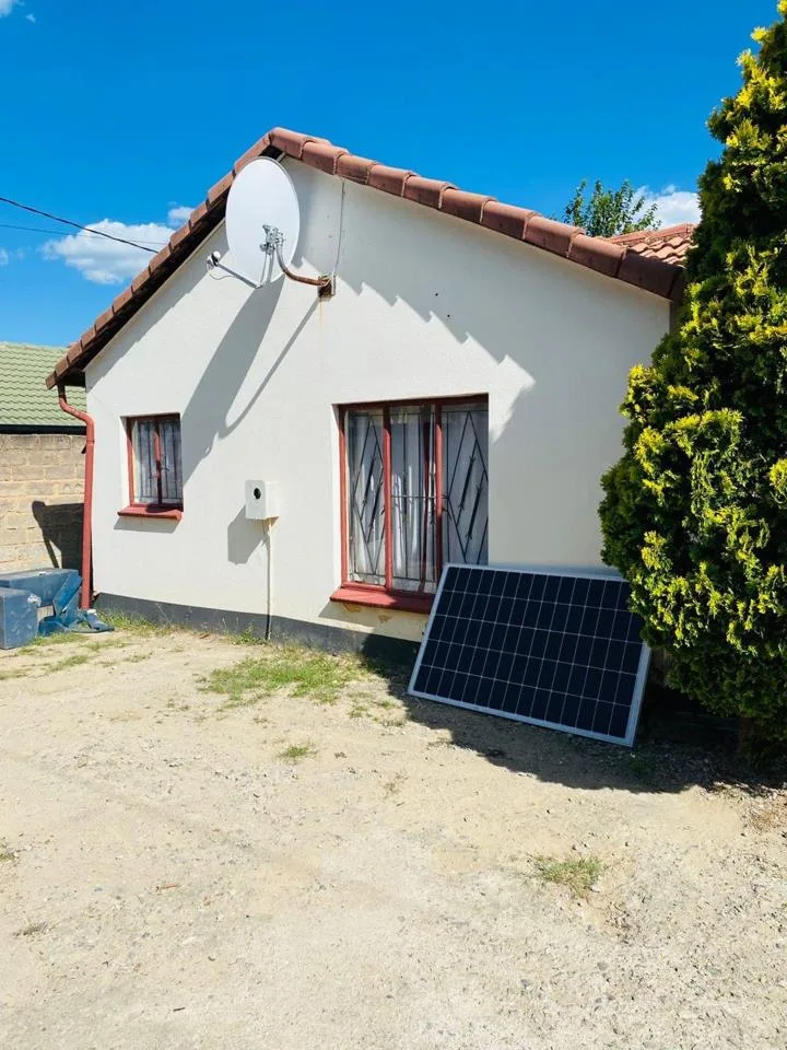 3 Bedroom House for sale in Kaalfontein
