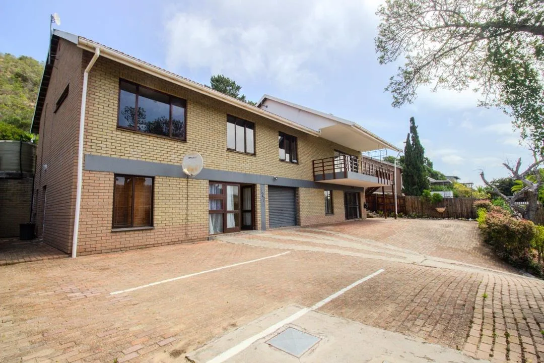 4 Bedroom House for sale in Meedingsride
