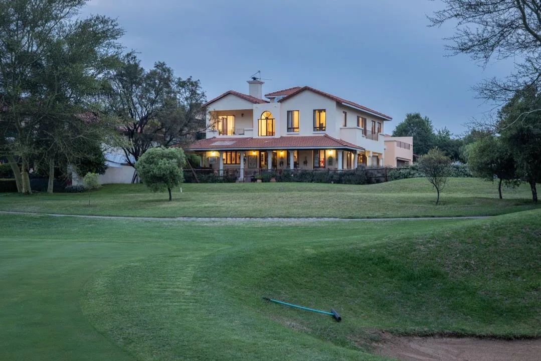 4 Bedroom House to rent in Blue Valley Golf Estate