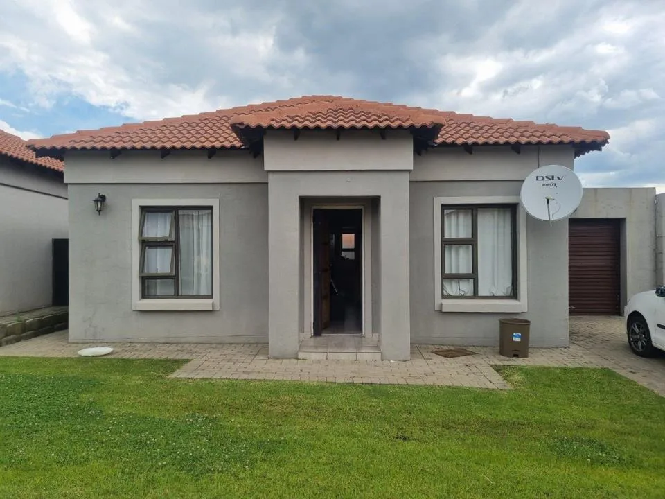 2 Bedroom Townhouse for sale in Trichardt