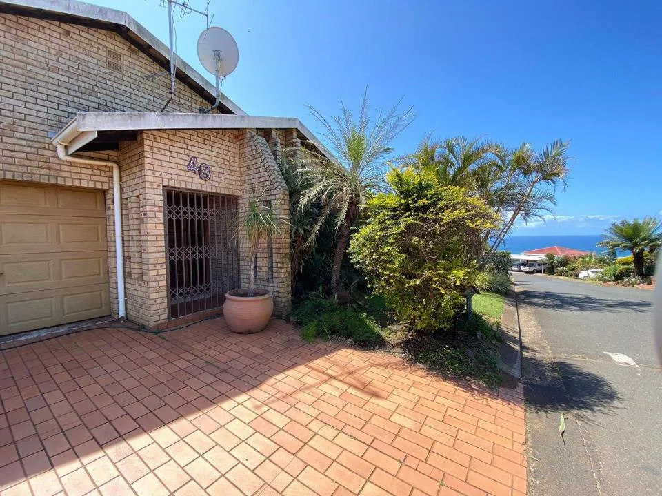 2 Bedroom House for sale in Amanzimtoti