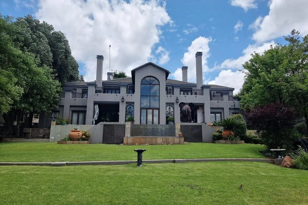 4 Bedroom House for sale in Aerorand