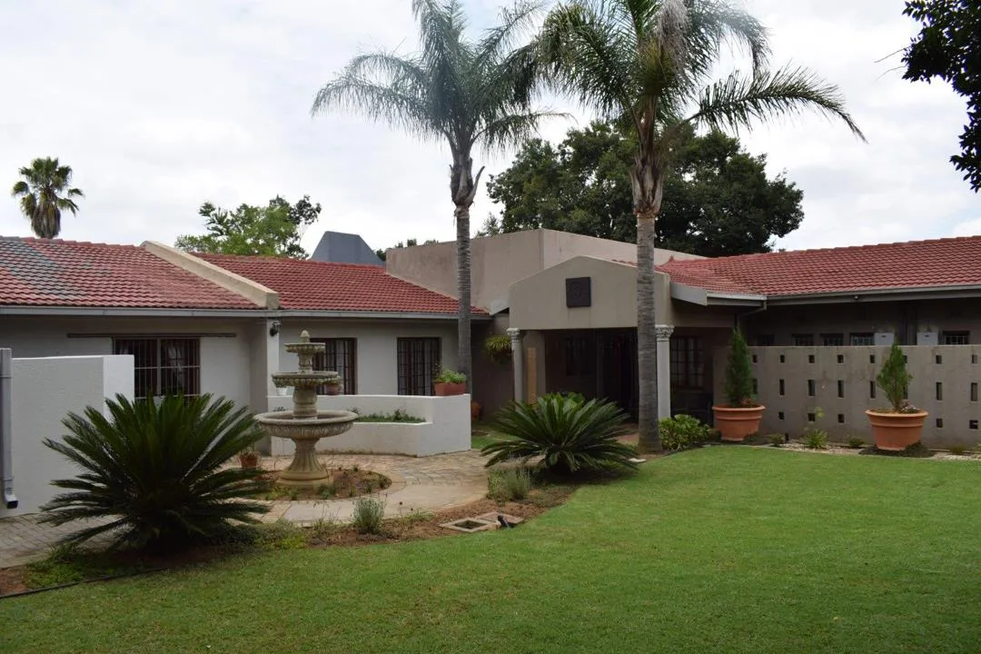 5 Bedroom House for sale in Bester