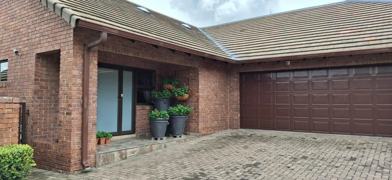 2 Bedroom Townhouse for sale in Ermelo