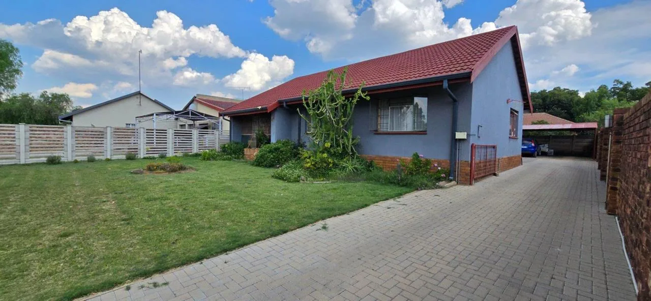 3 Bedroom House for sale in Vaalpark