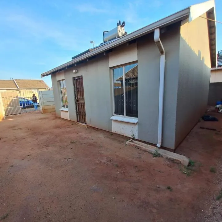 2 Bedroom House for sale in Sky City
