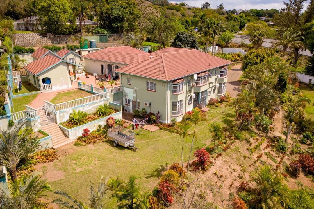 7 Bedroom House for sale in Beverley Hills