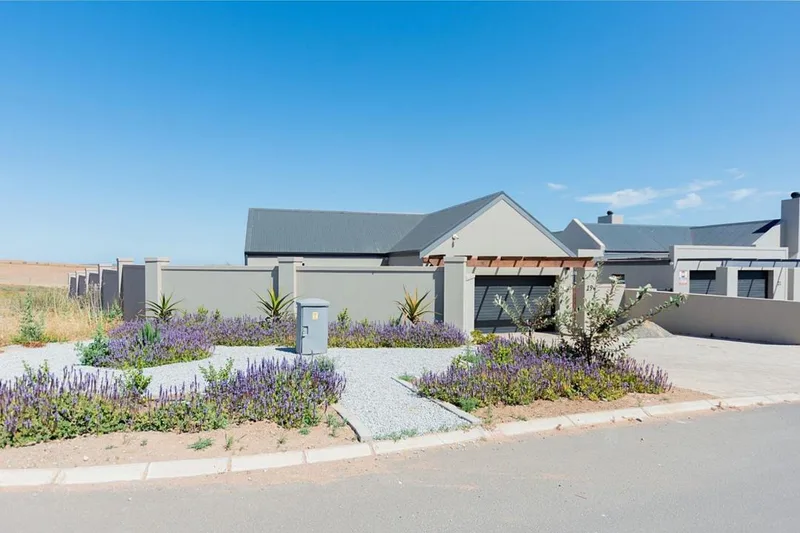 2 Bedroom House for sale in Vredenburg