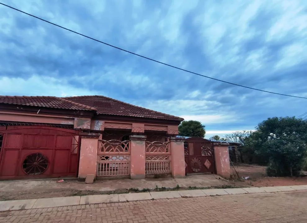 3 Bedroom House for sale in Ikageng