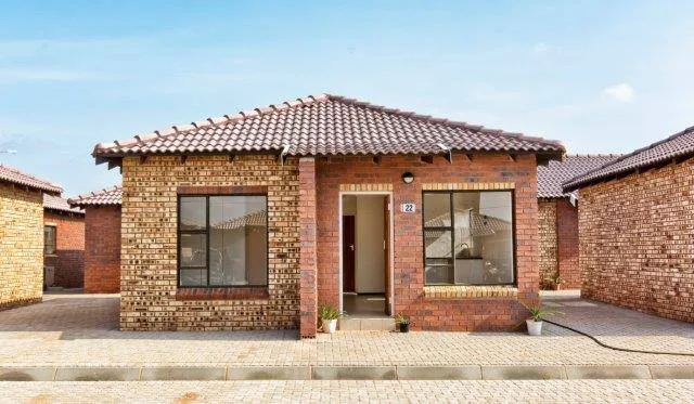2 Bedroom Townhouse to rent in Protea Glen