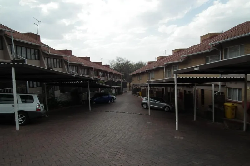 2 Bedroom Townhouse for sale in Silverfields