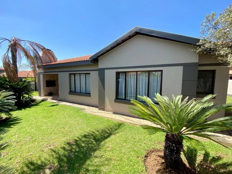 2 Bedroom Townhouse to rent in Silver Lakes Golf Estate