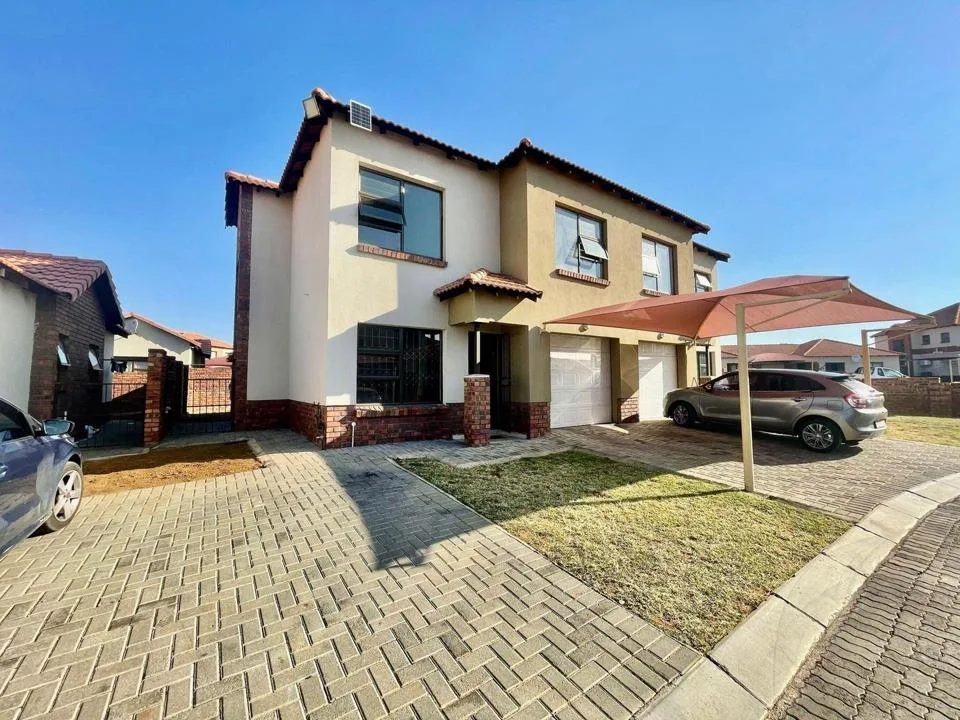 3 Bedroom Townhouse for sale in Waterval East