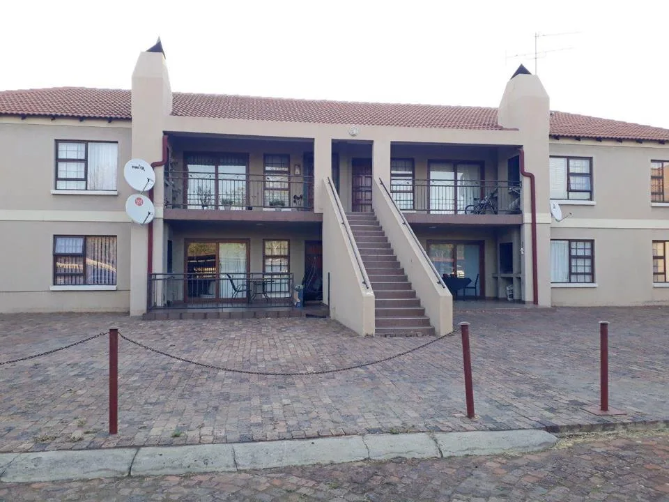 3 Bedroom Townhouse for sale in Vaalpark